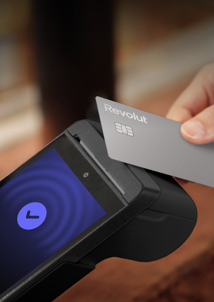 Paiement par carte sans contact sur un terminal Revolut